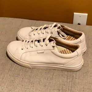 Taos Footwear White Sneakers Leather Lace-Up